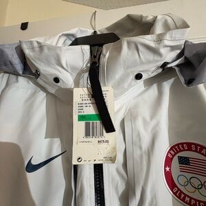 Nike Men's White and Gray Ski Jacket